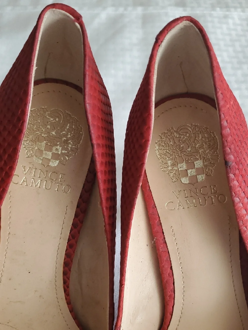 Vince Camuto Red Textured Pointed-Toe Stiletto Pumps Size 10 - Picture 3 of 15